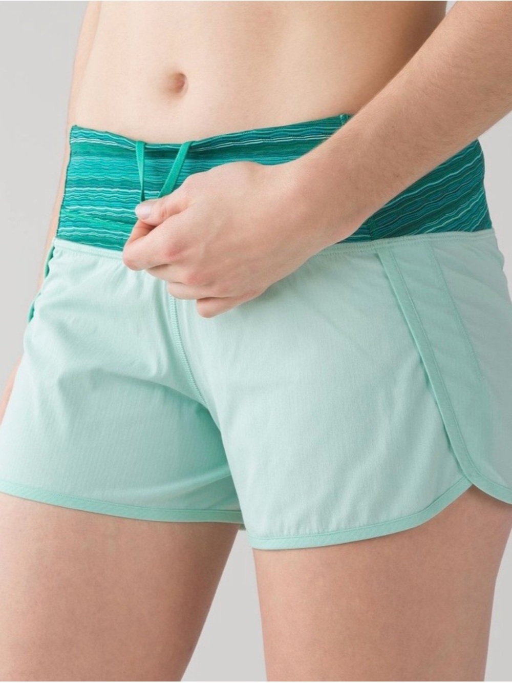 Lululemon Run Times Short Size 6 Sea Mist Jungle Hero Blue